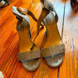Lucky brand gray heel